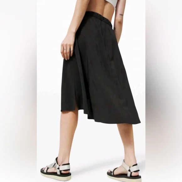 lululemon athletica Black High-Low Skirt - Picture 2 of 4